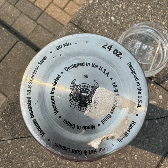 U of M 24 oz. Maize and Blue Tumbler with M Logo - Picture 4 of 4